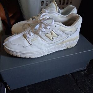 New Balance 550s White And Beige SiZE Womens 8